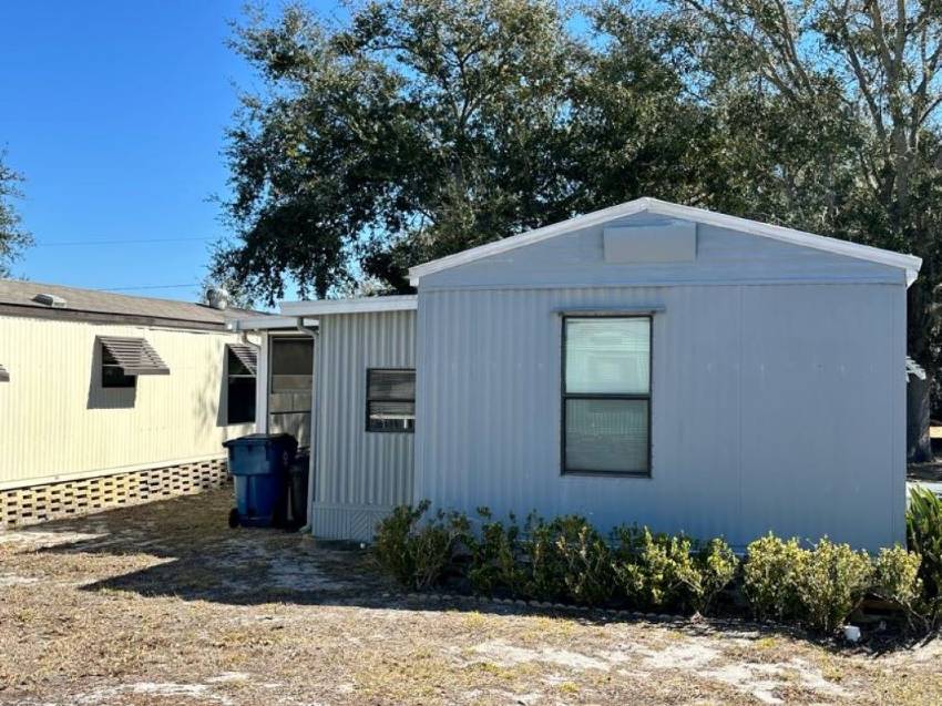 537 Chickasaw Loop a Winter Haven, FL Mobile or Manufactured Home for Sale